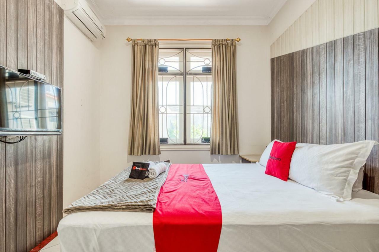 Reddoorz Near Untag Surabaya Hotel Exterior photo
